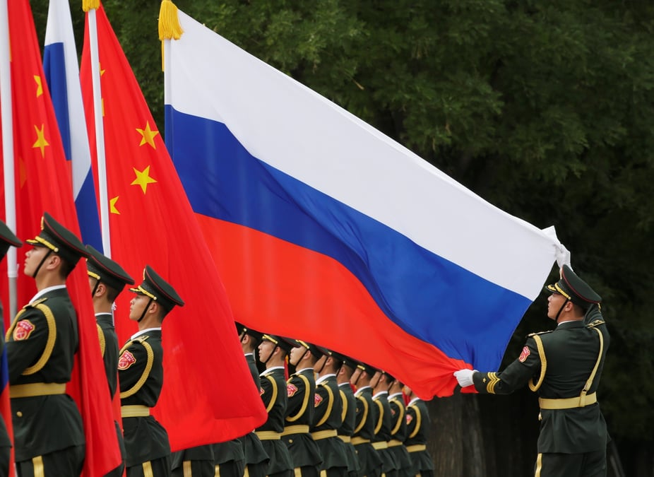 Ceremonie de bienvenue organisee par le president chinois xi jinping pour le president russe vladimir poutine devant le grand hall du peuple a pekin