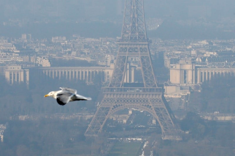 Pic de pollution a paris, certains vehicules temporairement bannis