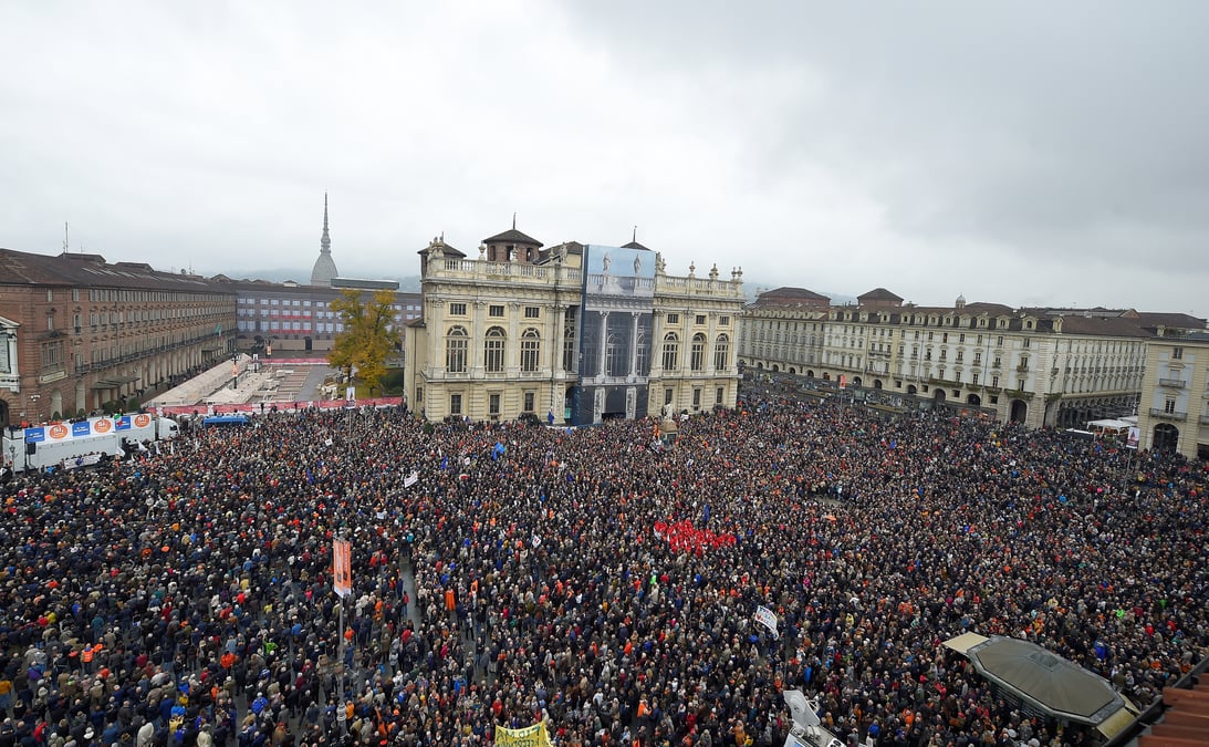 Manifestation a turin pour la liaison ferroviaire avec lyon