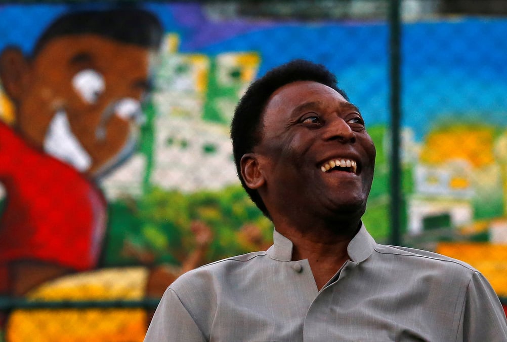 L'ancien footballeur bresilien pele de nouveau hospitalise