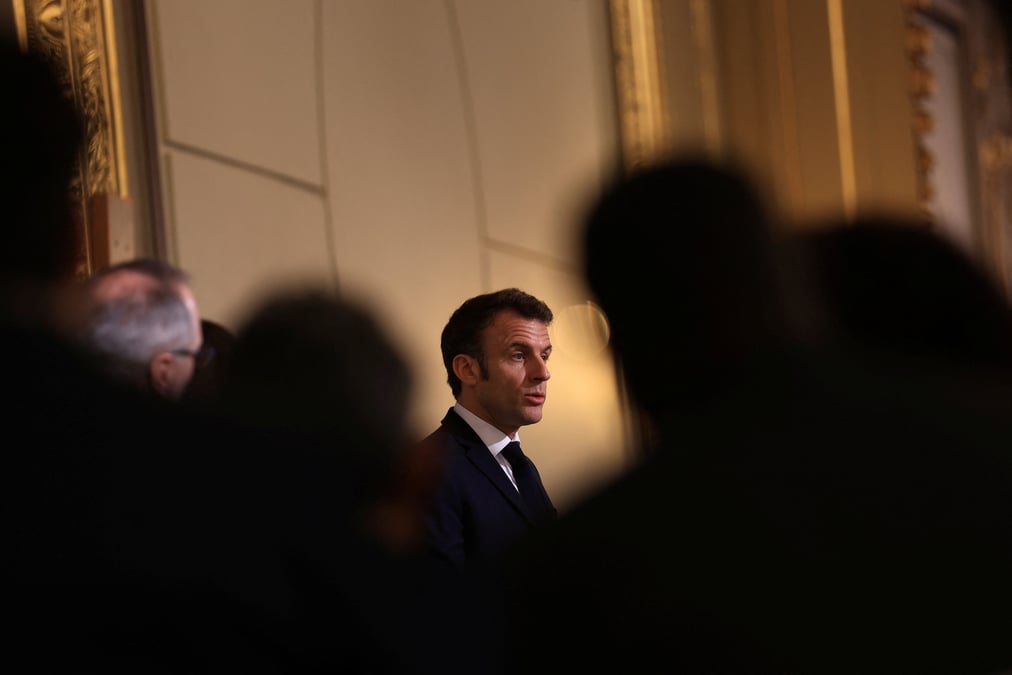 Emmanuel Macron a annoncé dimanche qu'un projet de loi ouvrant une aide à mourir sous conditions strictes serait présenté en avril en Conseil des ministres.