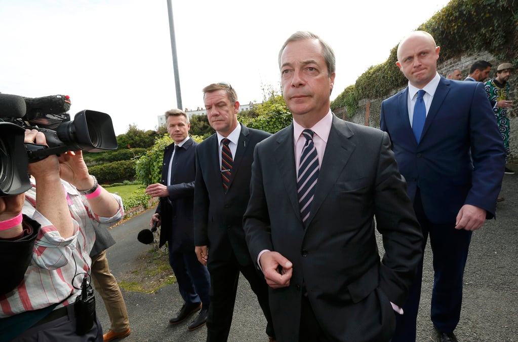 Le leader de l'ukip, nigel farage, battu aux legislatives