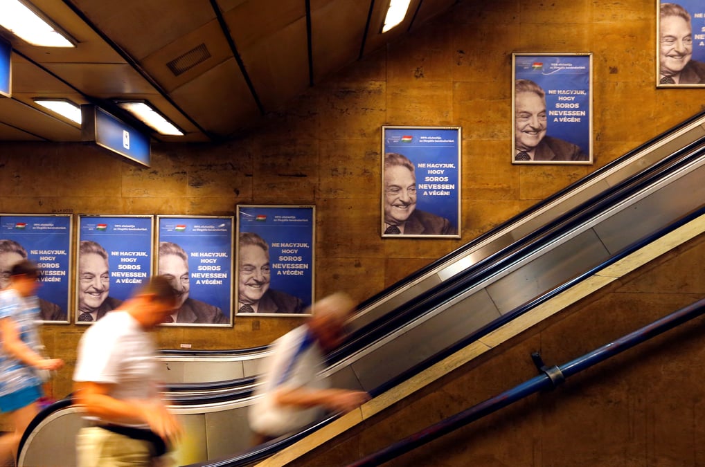 Hongrie: une campagne anti-soros rappelle des "heures sombres"