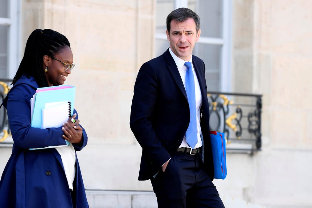 France: olivier veran promet un plan pour l'hopital d'ici l'ete