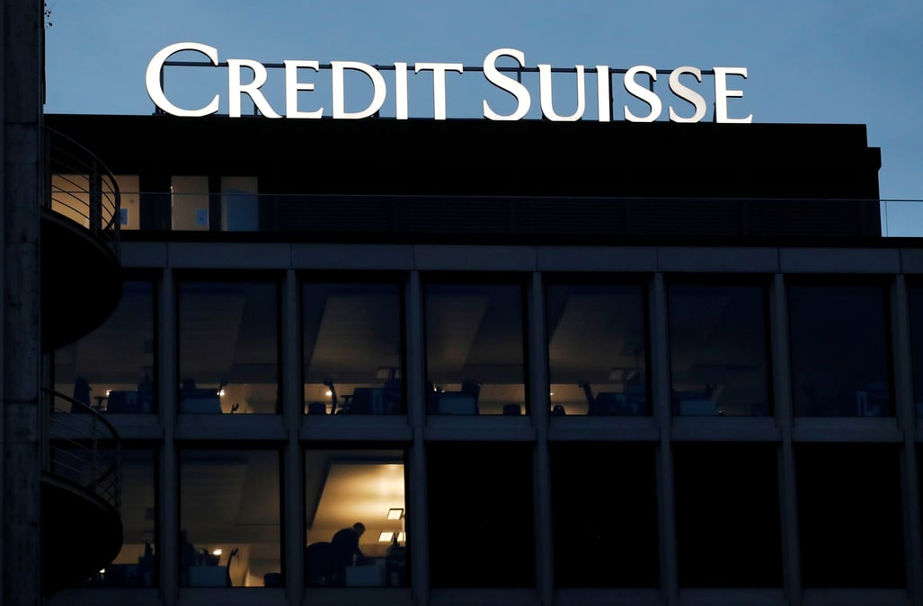 Credit suisse veut accroitre le volume des prets, perte moins forte que prevu au t4