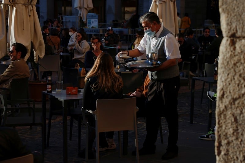 La banque d'espagne table sur un pib de 2,2% au t2, releve ses previsions de long terme