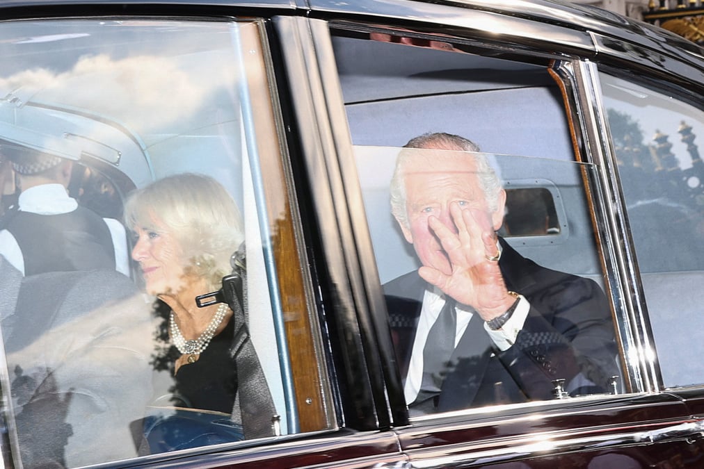 Charles iii promet de consacrer sa vie au service des britanniques