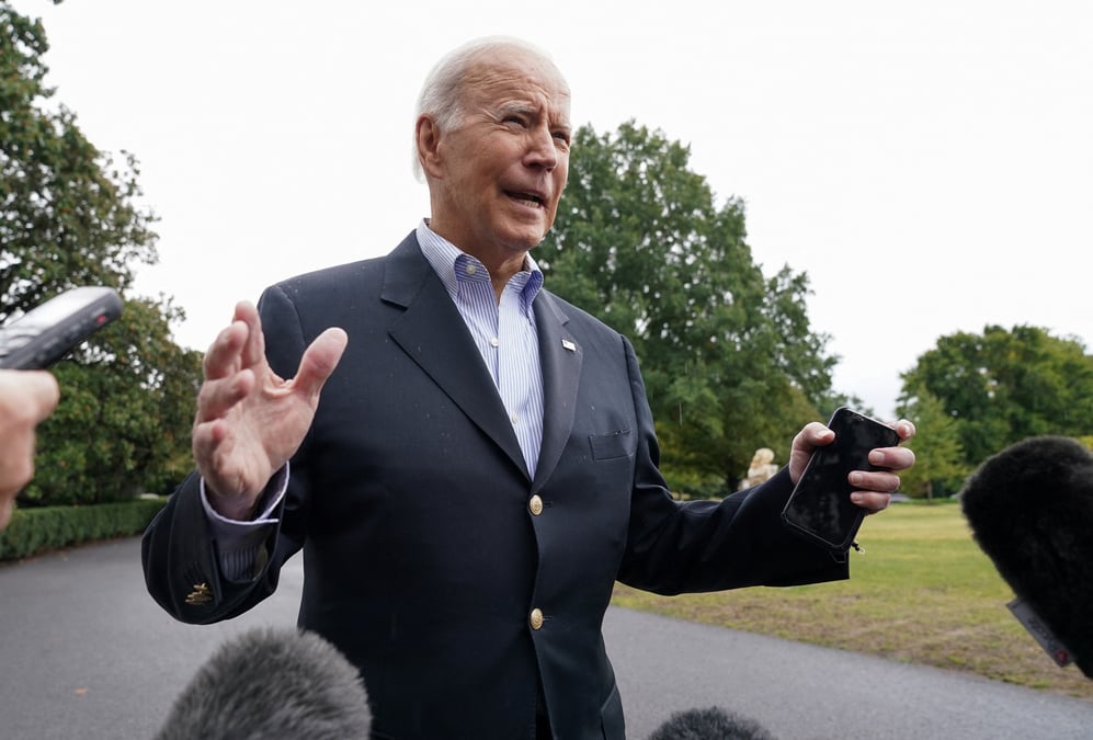 Le president des etats-unis, joe biden, s'adresse aux journalistes depuis la maison-blanche