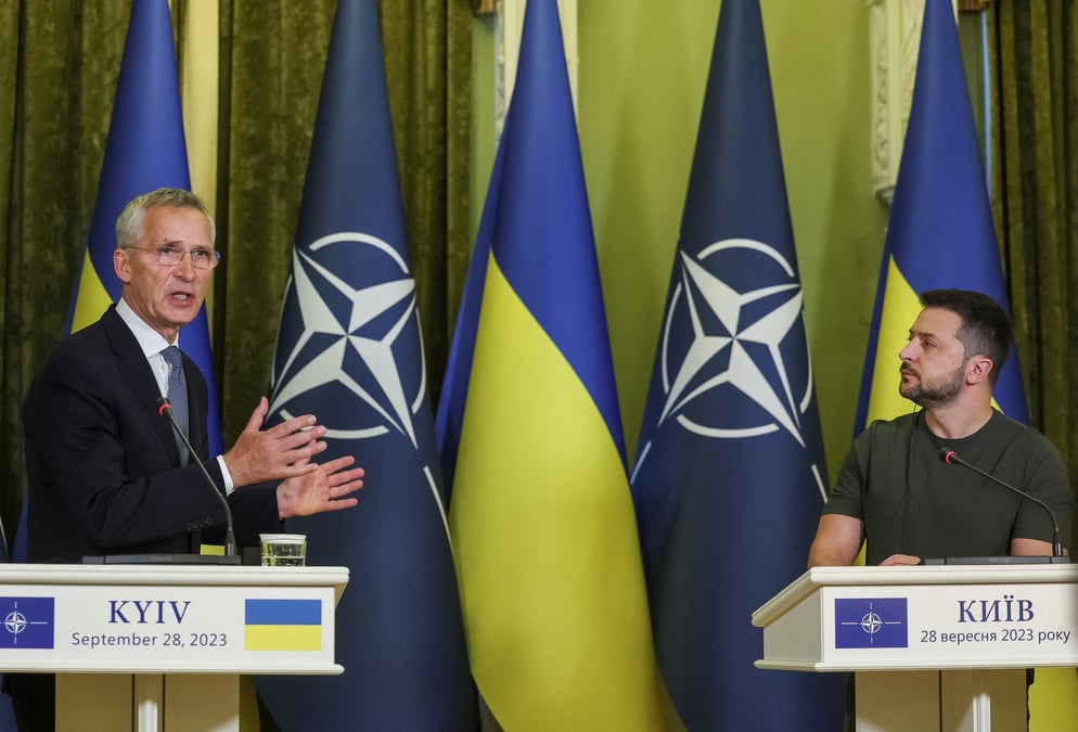 Le secretaire general de l'otan jens stoltenberg et volodimir zelensky