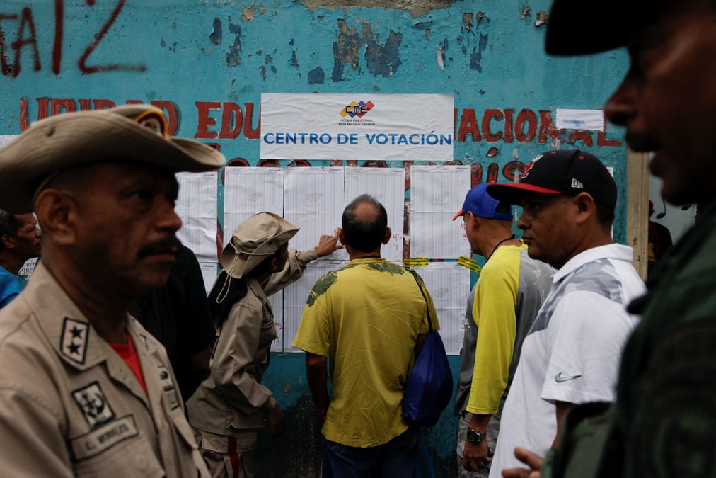 Le parti de maduro triomphe aux municipales, boycottees par l'opposition