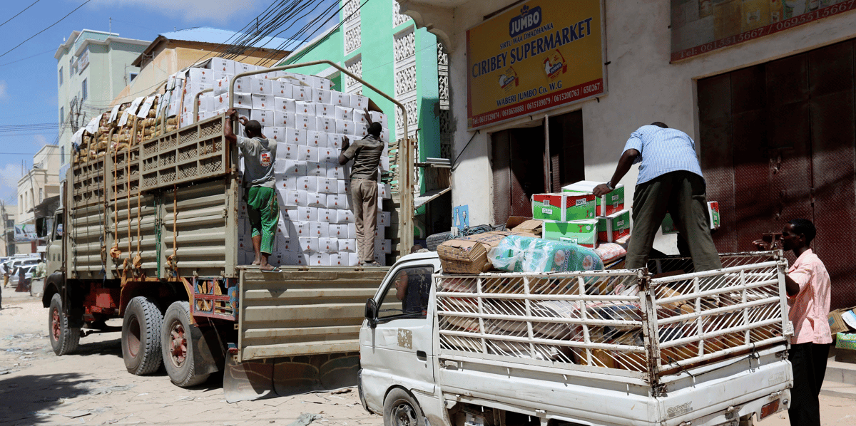 Commerce intra frontières camions marchandises