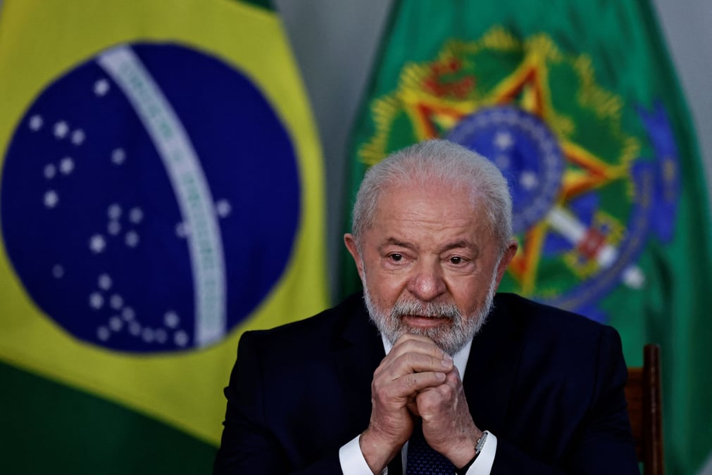 Le president bresilien luiz inacio lula da silva lors d'une reunion avec des dirigeants de l'industrie automobile a brasilia