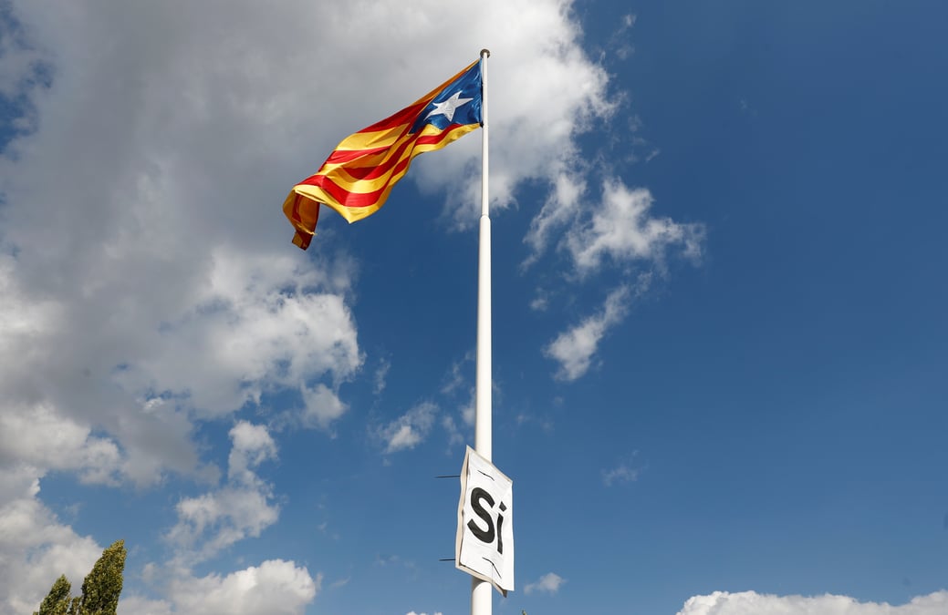 L'espagne accentue la pression sur l'executif catalan