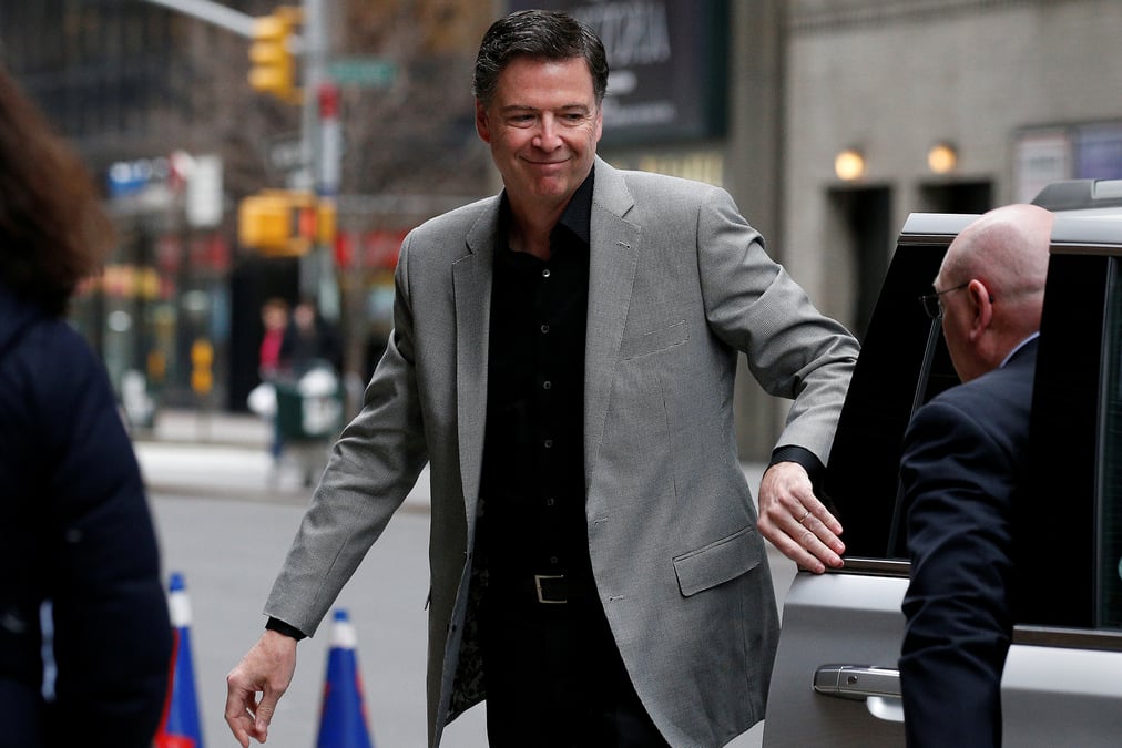 Comey n'a pas ete limoge a cause de l'enquete russe, dit trump