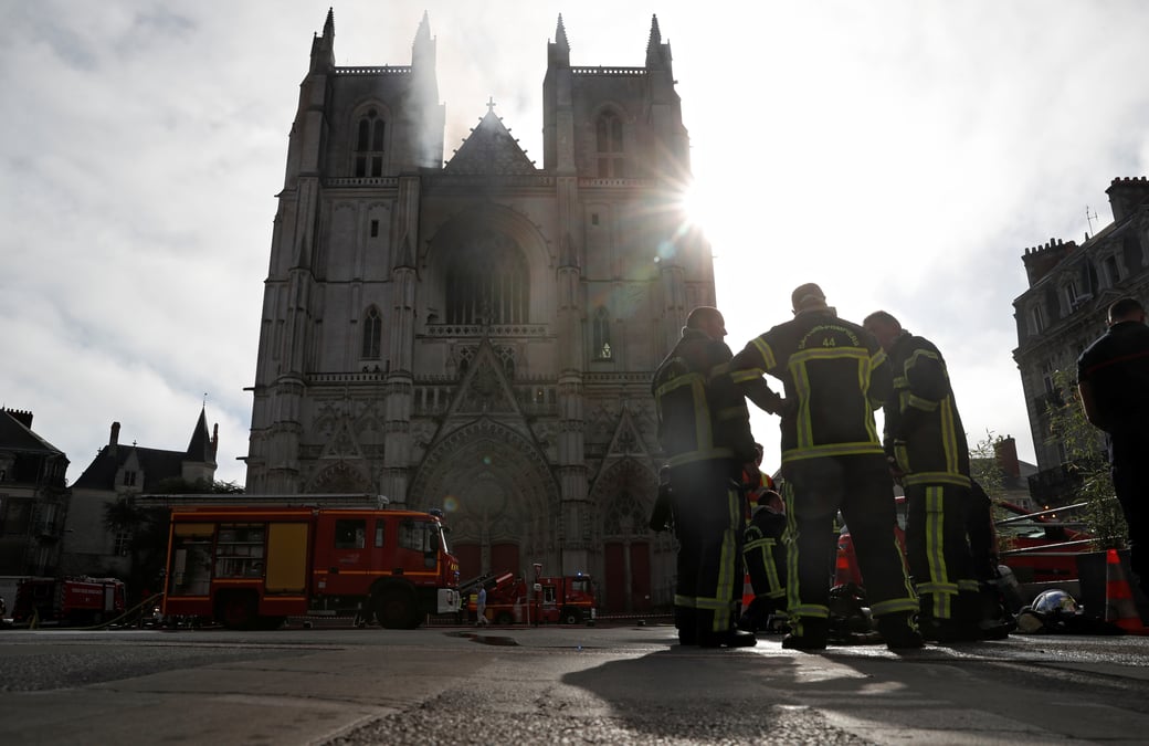 Incendie de nantes: le parquet requiert le placement en detention du benevole du diocese