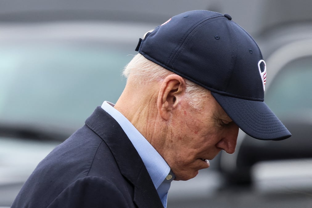 Biden survole le kentucky sinistre apres les tornades du week-end