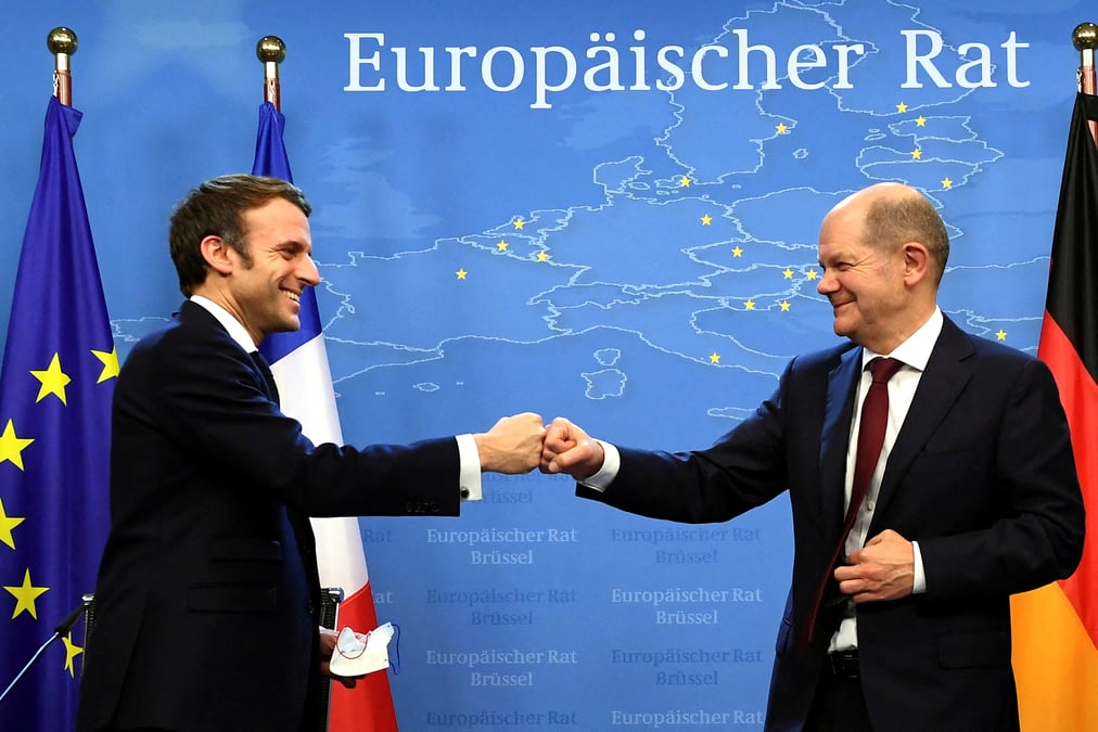 La france et l'allemagne chercheront a atteindre un compromis sur le gaz et le nucleaire, dit macron