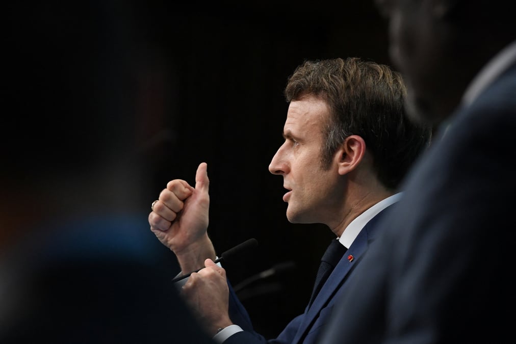 Ukraine: macron promet une reaction "sans faiblesse" face a la russie