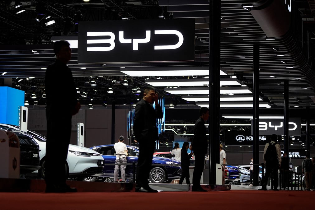 Le stand de byd au salon auto shanghai