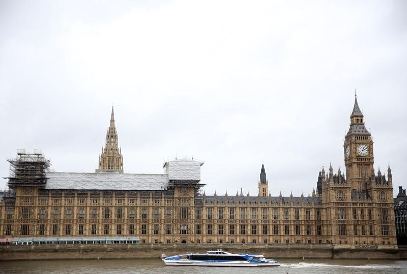 May demande au parlement d'accepter le vote pro-brexit