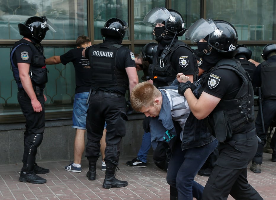 Des militants d'extreme droite arretes a kiev avant la gay pride