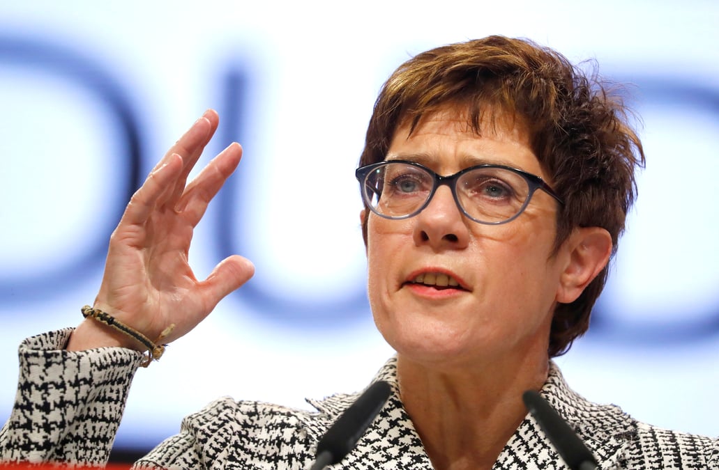 Les conservateurs allemands songent a exclure le fidesz du ppe