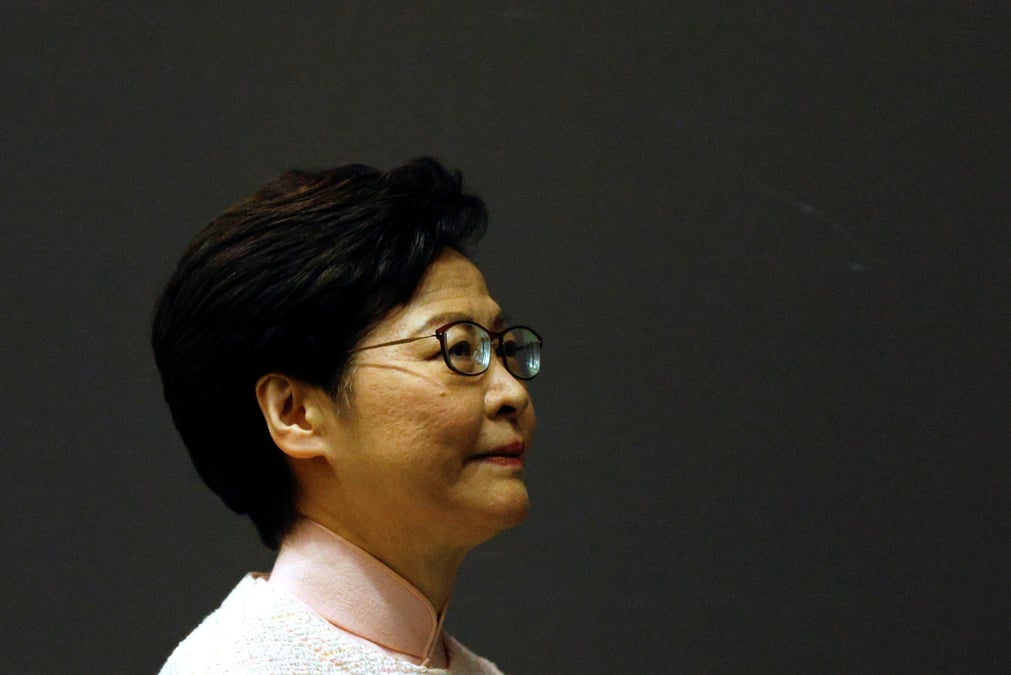 Hong kong: lam invite a surveiller et denoncer le comportement des adolescents