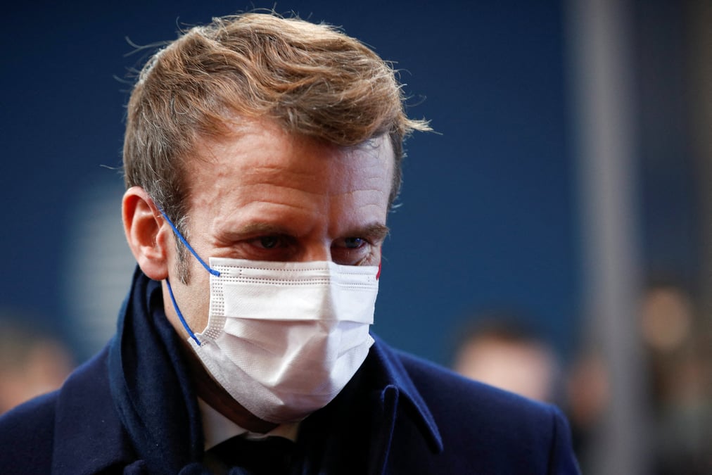 Coronavirus: macron n'exclut pas la vaccination obligatoire en france