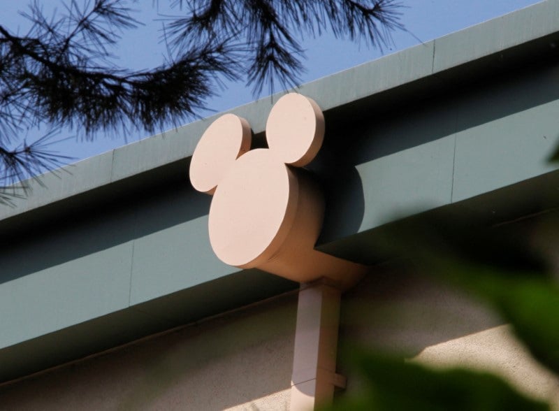 Logo representant mickey mouse, a la walt disney company