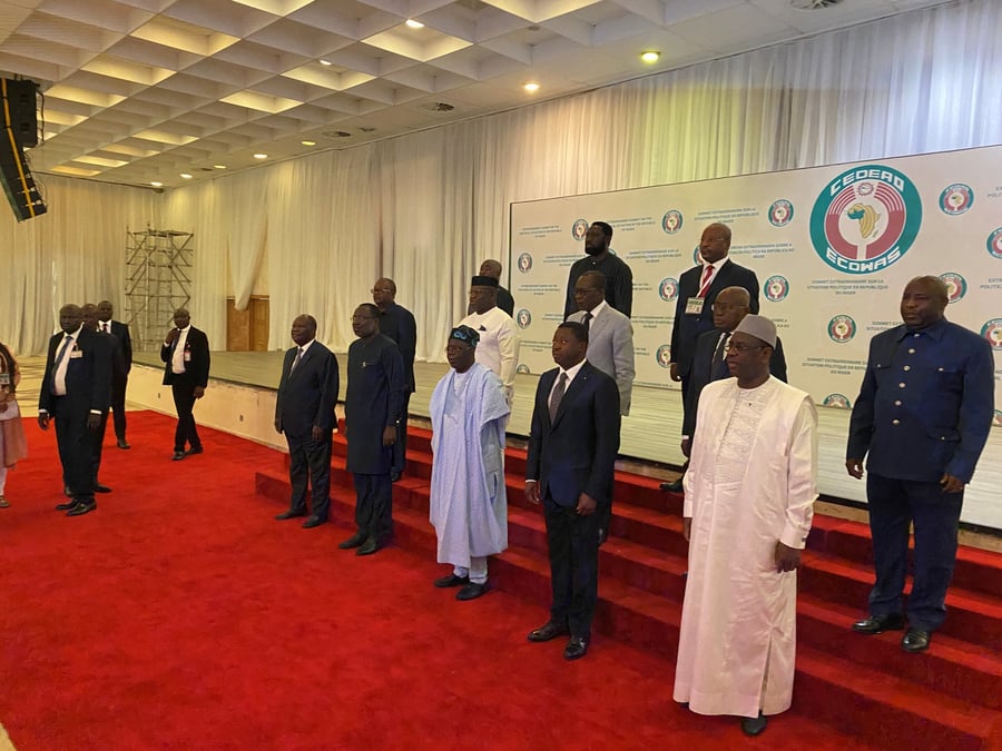 Une reunion de la communaute economique des etats de l'afrique de l'ouest (cedeao) a abuja, au nigeria