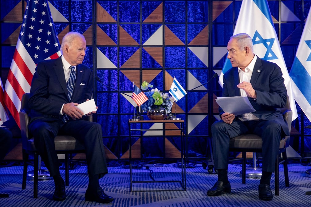 Le president des etats-unis joe biden rencontre le premier ministre israelien benjamin netanyahu a tel aviv
