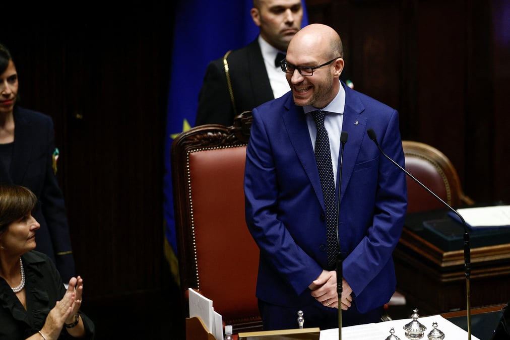 Lorenzo fontana apres avoir ete elu president de la chambre des deputes du parlement italien