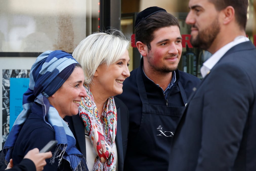 Marine le pen se presente comme "la candidate du peuple"