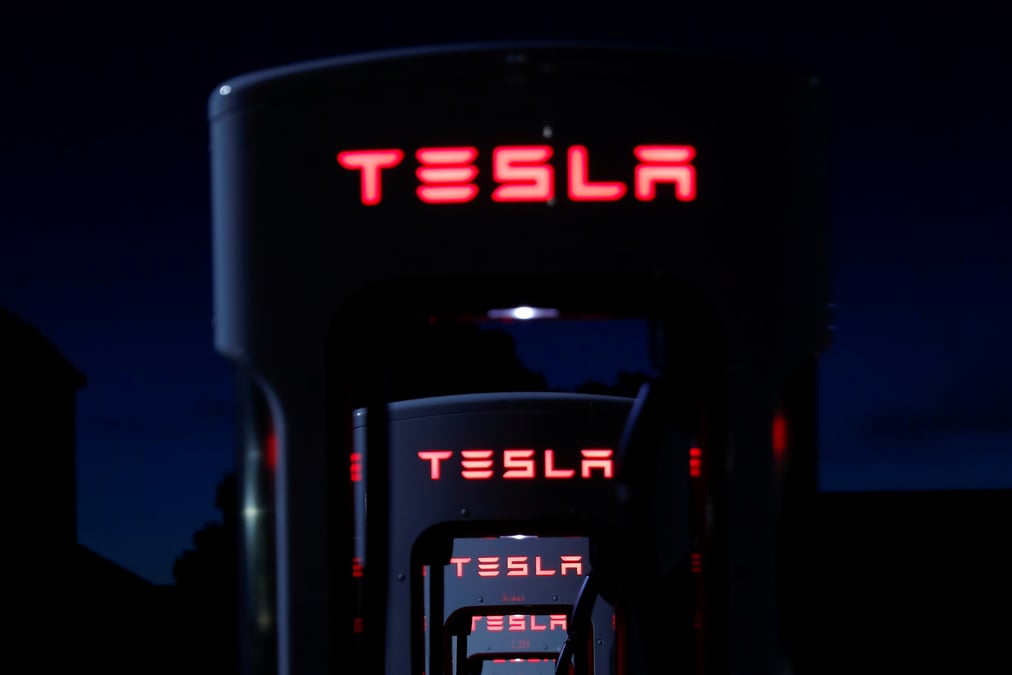 Tesla met a jour son logiciel de batterie apres deux incendies de voitures