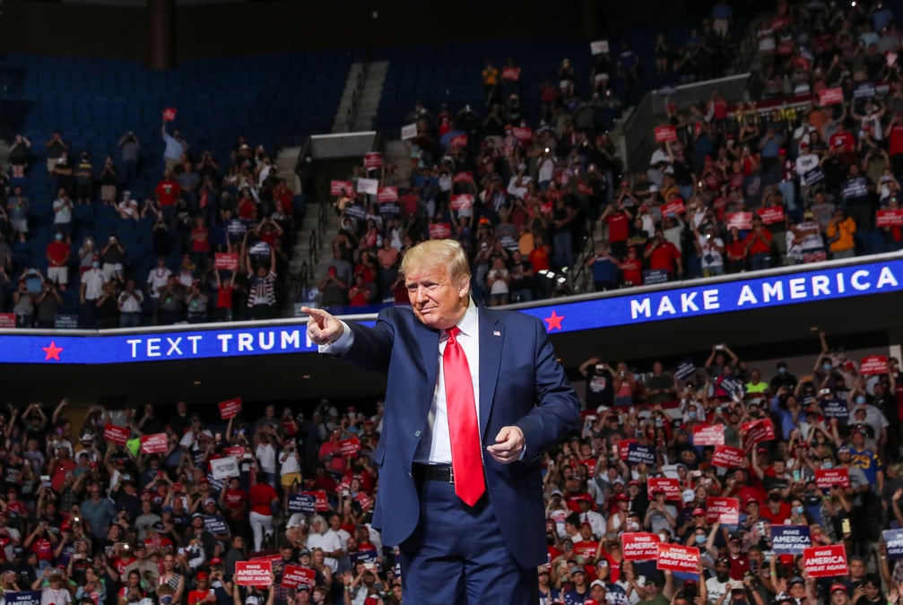 A tulsa, trump critique les manifestants, defend sa gestion de la pandemie