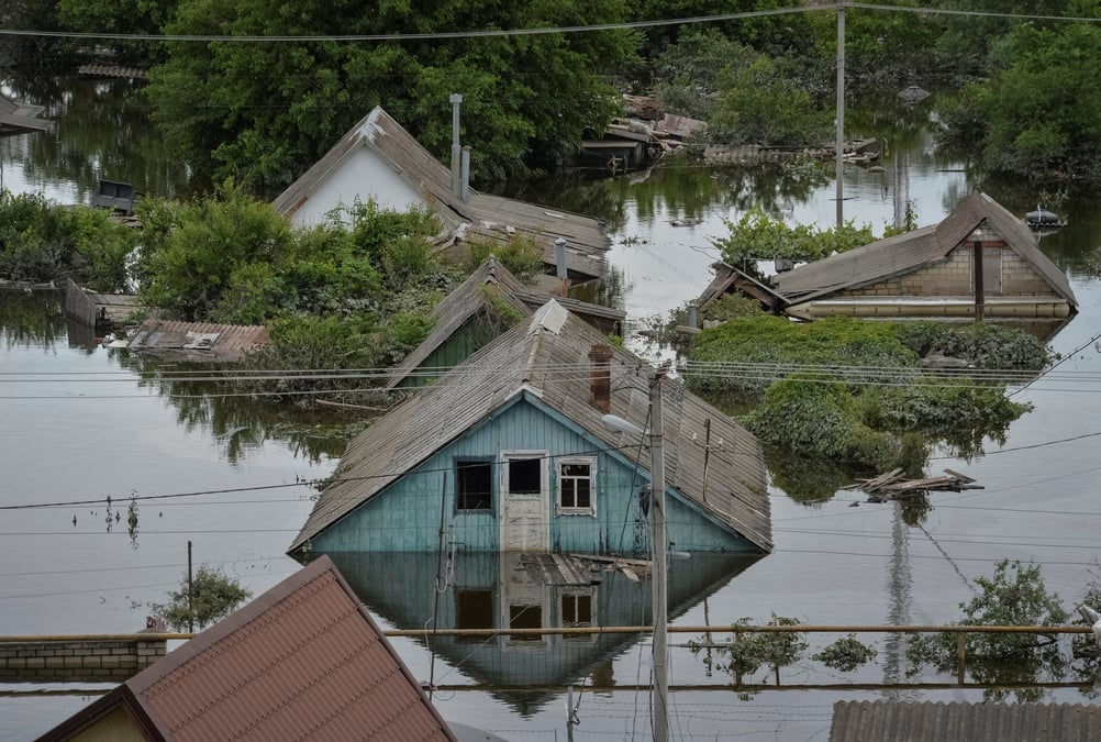 Une zone inondee apres la rupture du barrage de nova kakhovka, a kherson