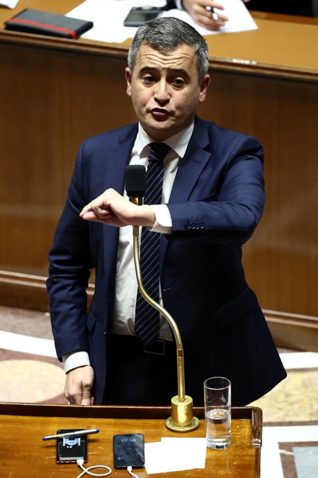 Debat sur la loi sur l'immigration a l'assemblee nationale a paris