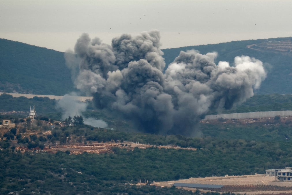 La fumee s'eleve au-dessus du liban