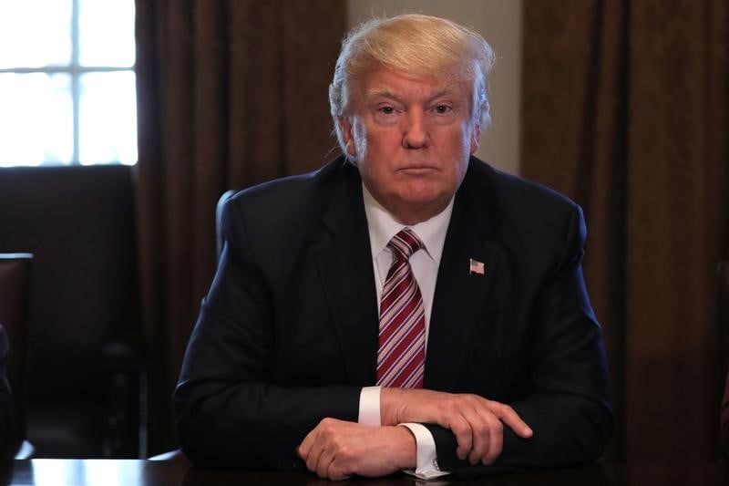 Des communications de trump ecoutees de maniere "incidente"