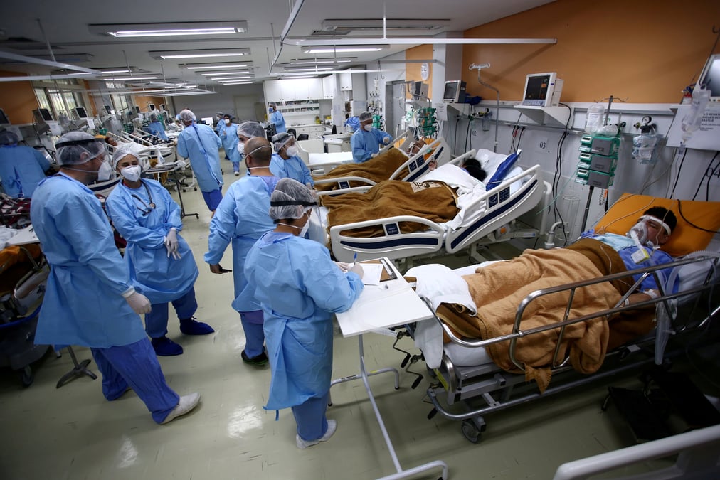 La majorite des patients covid en soins intensifs au bresil ages de moins de 40 ans
