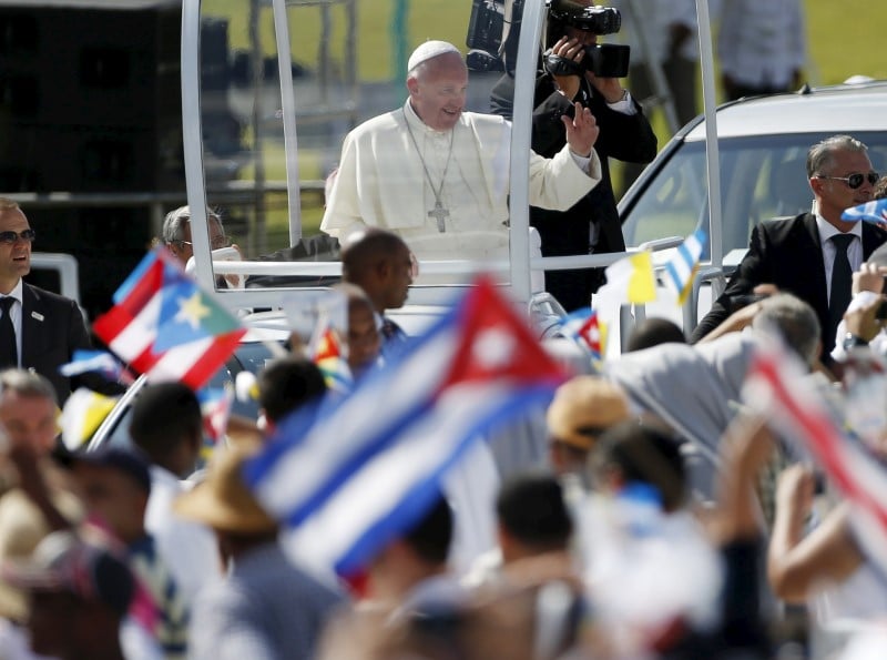 Le pape celebre une messe dans l'est de cuba