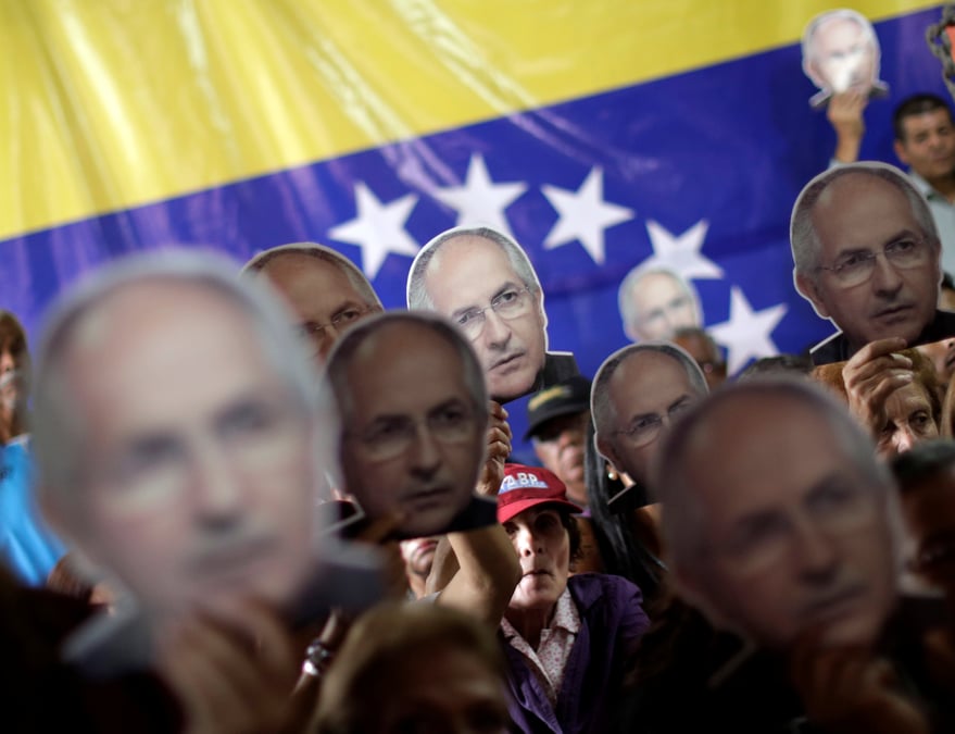 L'opposant venezuelien antonio ledezma est sorti de prison