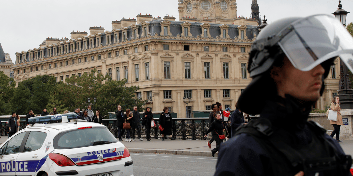 attaque au couteau, Paris, préfecture,