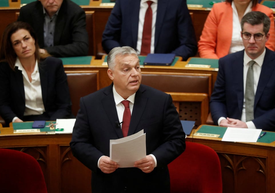 Le premier ministre hongrois viktor orban s'adresse au parlement a budapest