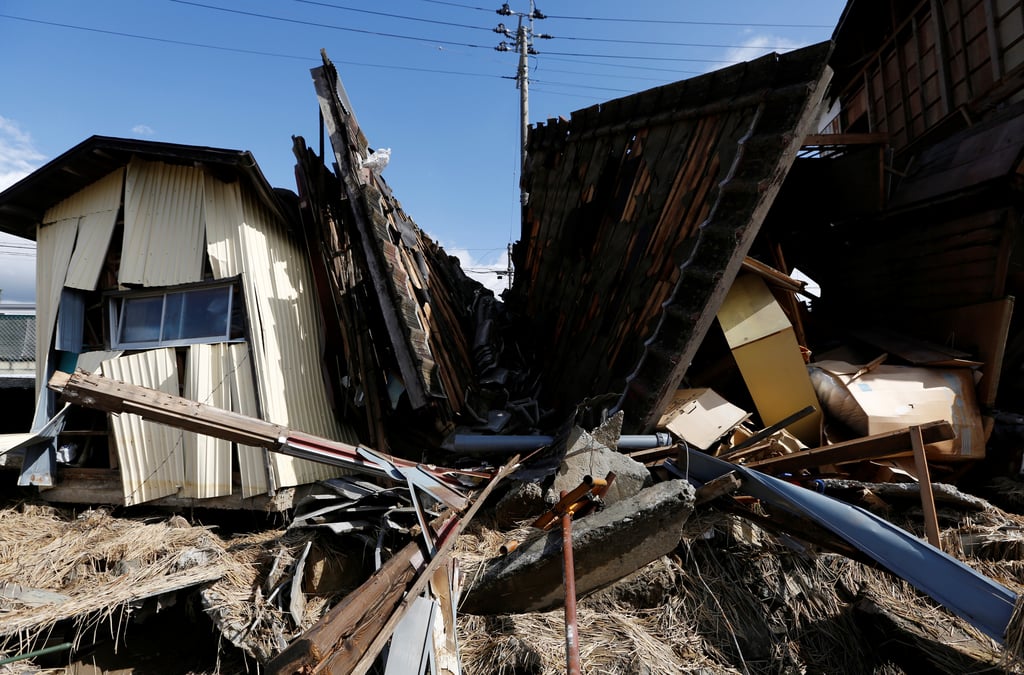Le bilan du puissant typhon au japon s'alourdit a 74 morts