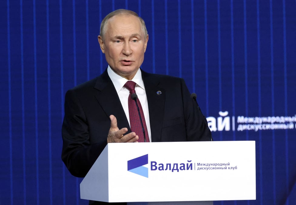 Le president russe poutine participe a la reunion du club de discussion valdai