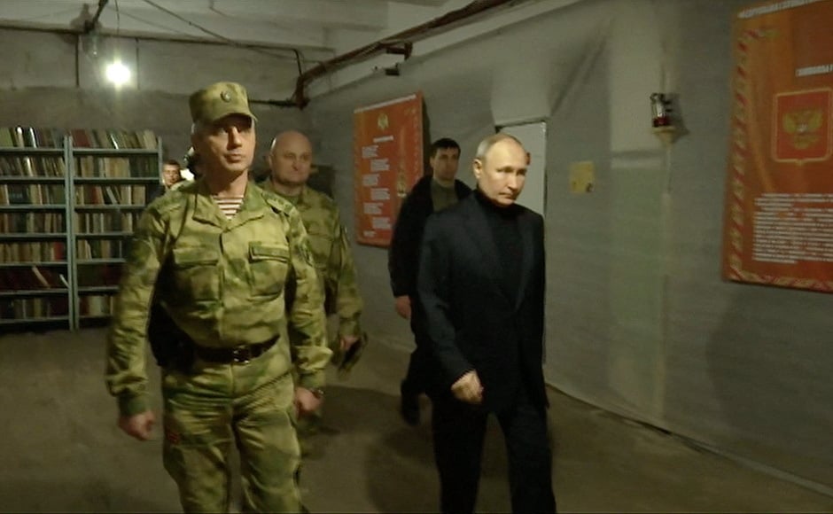 Photo de vladimir poutine dans la region de louhansk