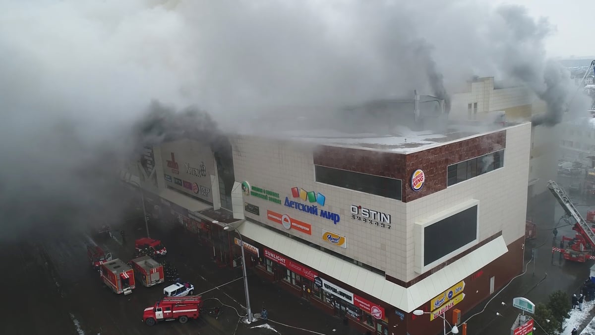 Un incendie dans un centre commercial de siberie a fait 48 morts