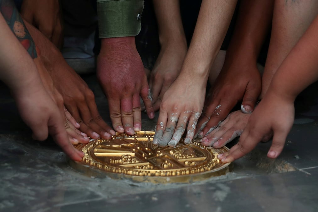 Thailande: retrait de la plaque deposee pres du grand palais de bangkok