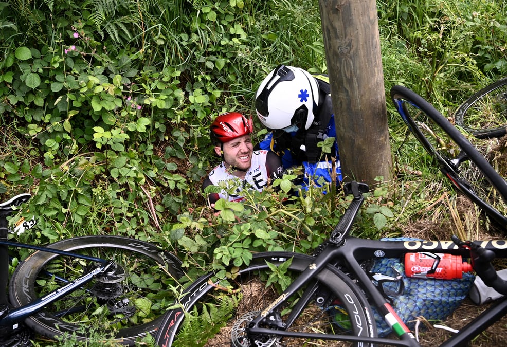 Tour de france: la gendarmerie lance un appel a temoin apres la chute du peloton